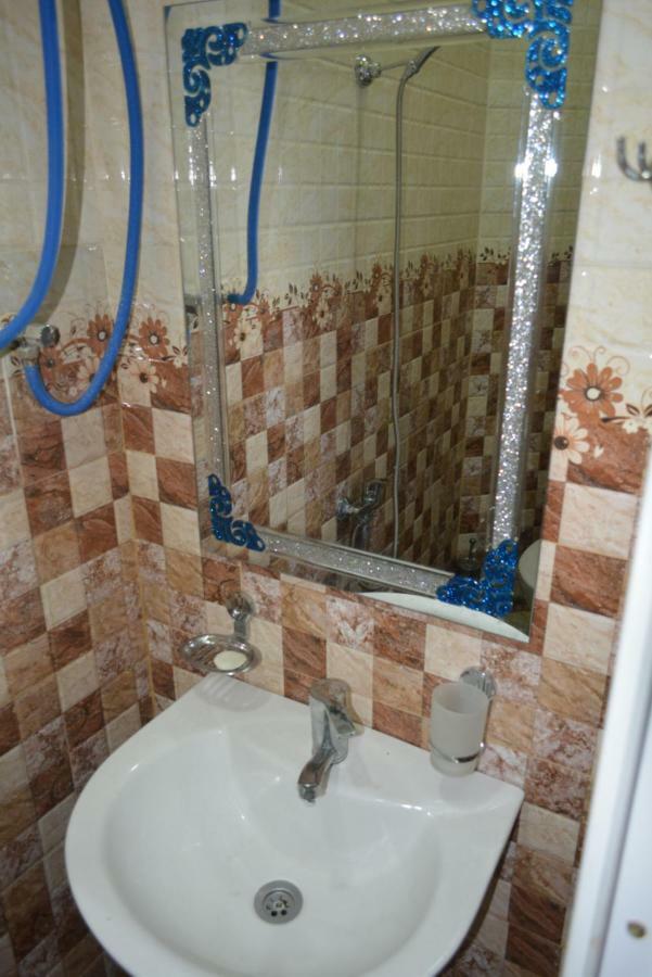 מחינג'אורי Hotel Niks מראה חיצוני תמונה