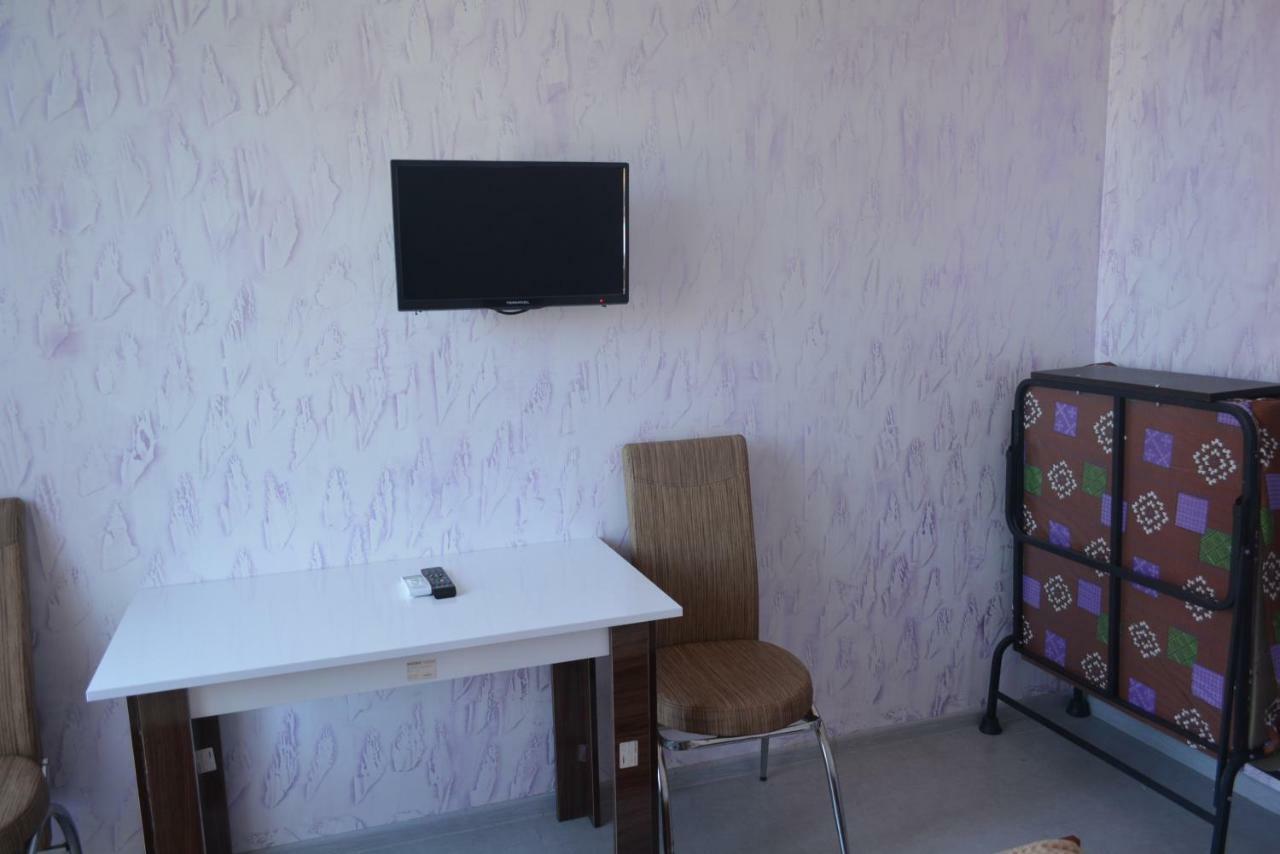מחינג'אורי Hotel Niks מראה חיצוני תמונה